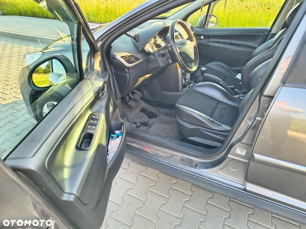 Peugeot 207 - 10