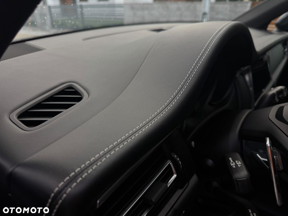 Porsche Macan Standard - 25