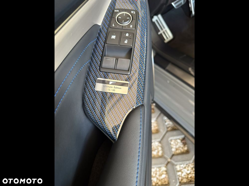 Lexus RC F Ultimate Edition - 4
