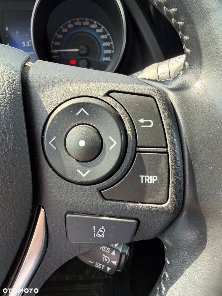 Toyota Auris Hybrid 135 Selection - 18