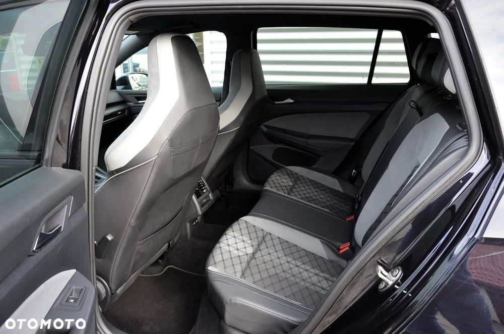 Volkswagen Golf 1.5 eTSI OPF DSG R-Line - 24