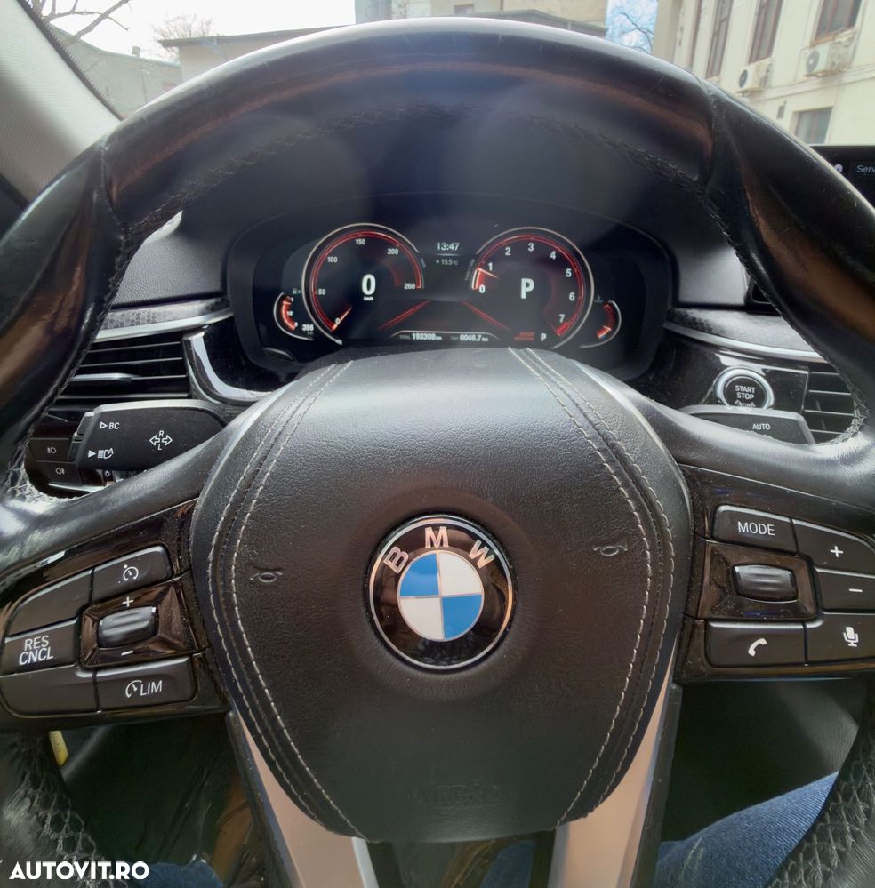 BMW Seria 5 530i xDrive Aut. - 10