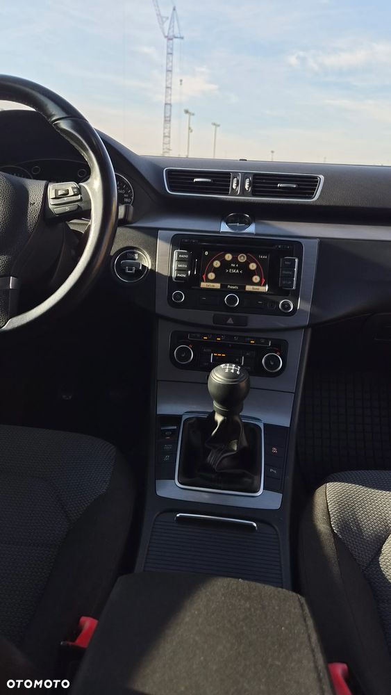Volkswagen Passat 2.0 TDI BlueMotion Technology Comfortline - 10