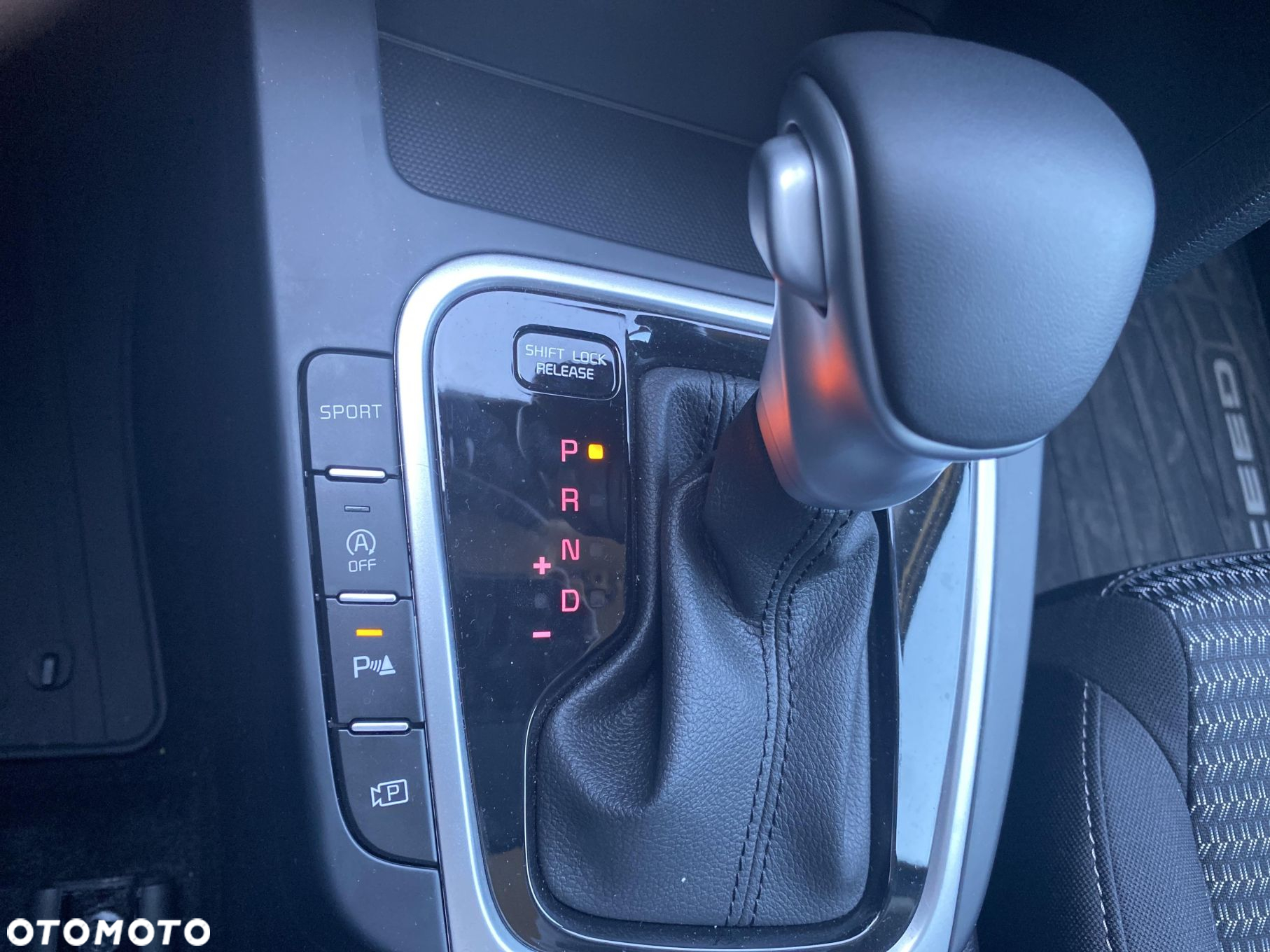 Kia Ceed - 16