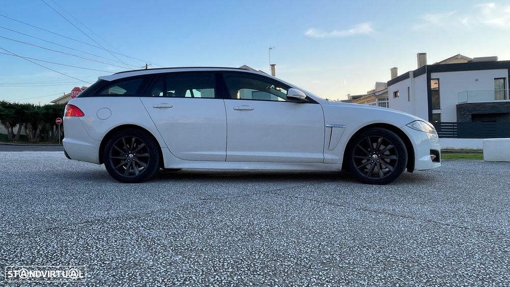 Jaguar XF Sportbrake 2.2 D Premium Luxury - 23
