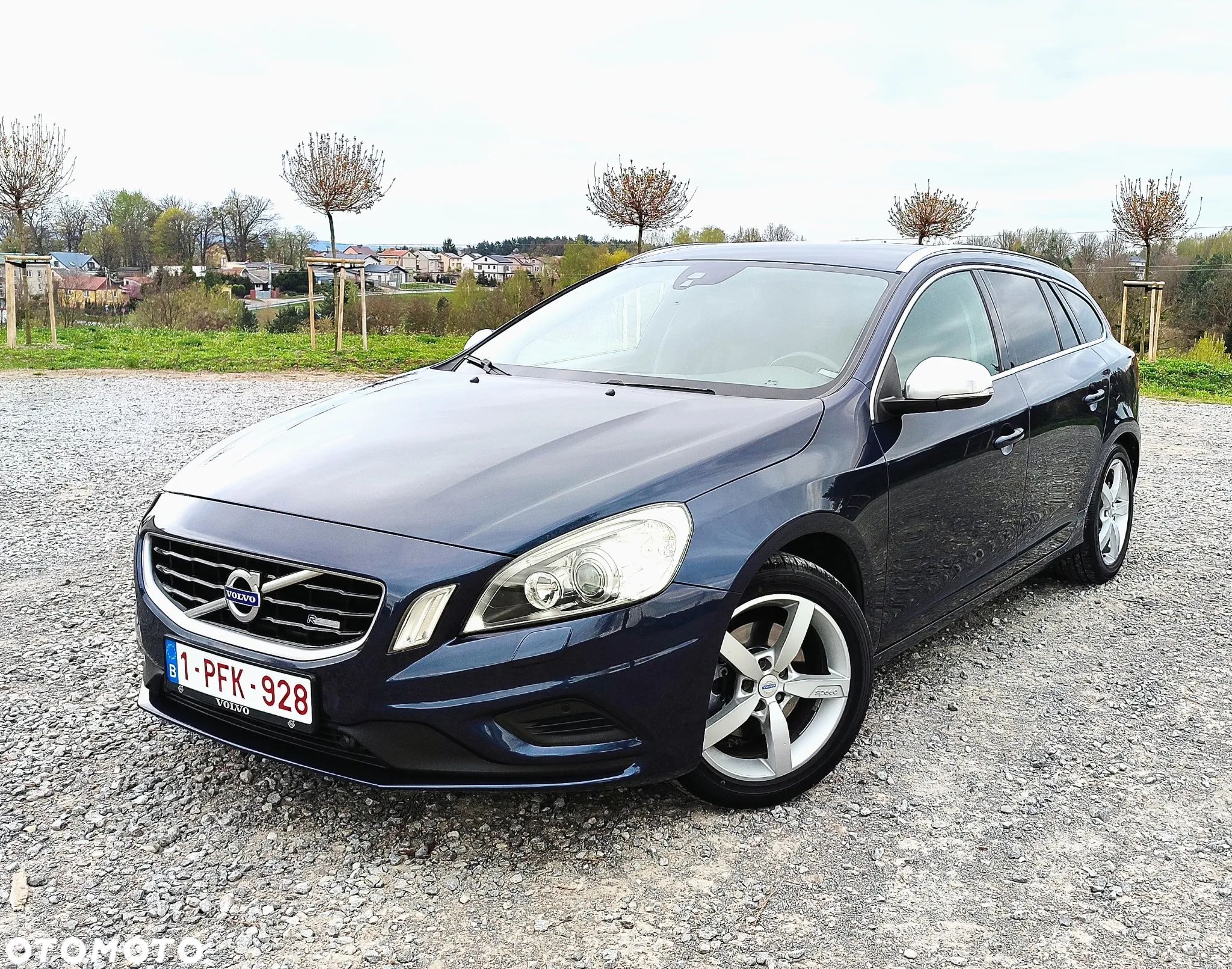 Volvo V60 D3 R-Design - 1
