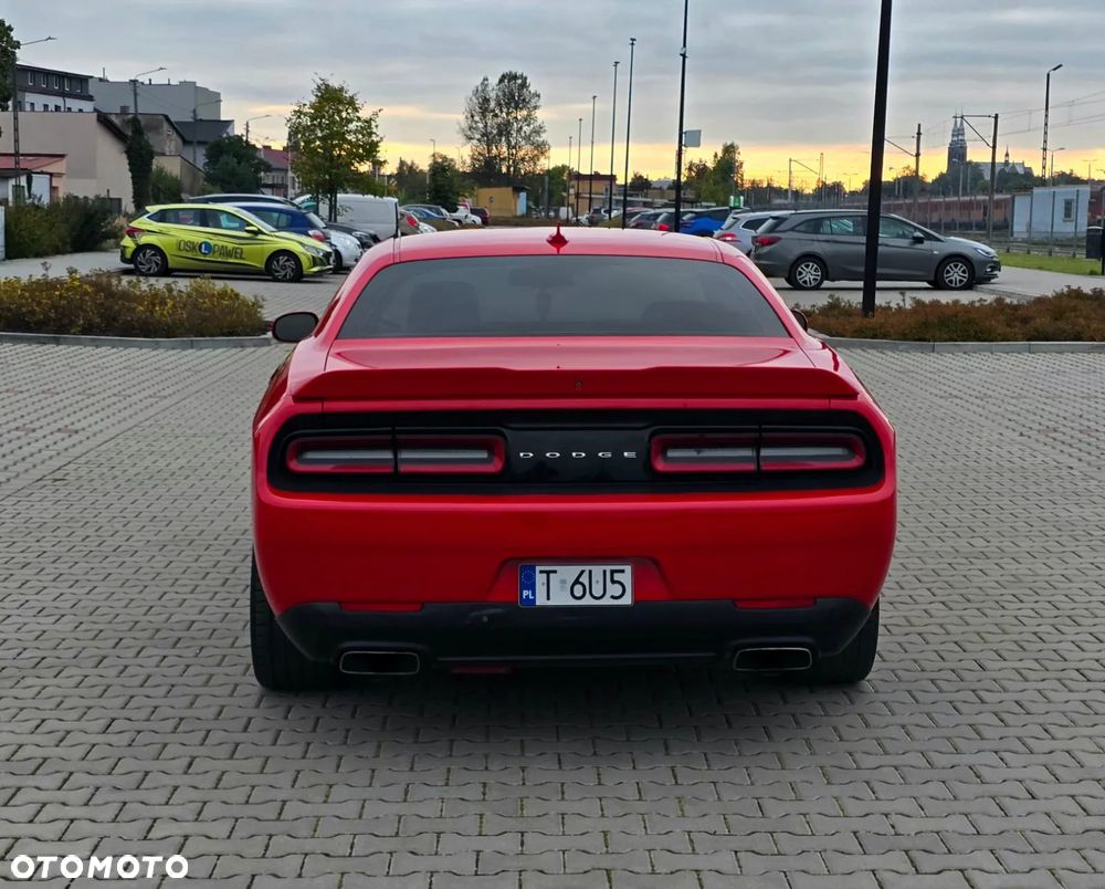 Dodge Challenger ver-5-7-r-t - 9