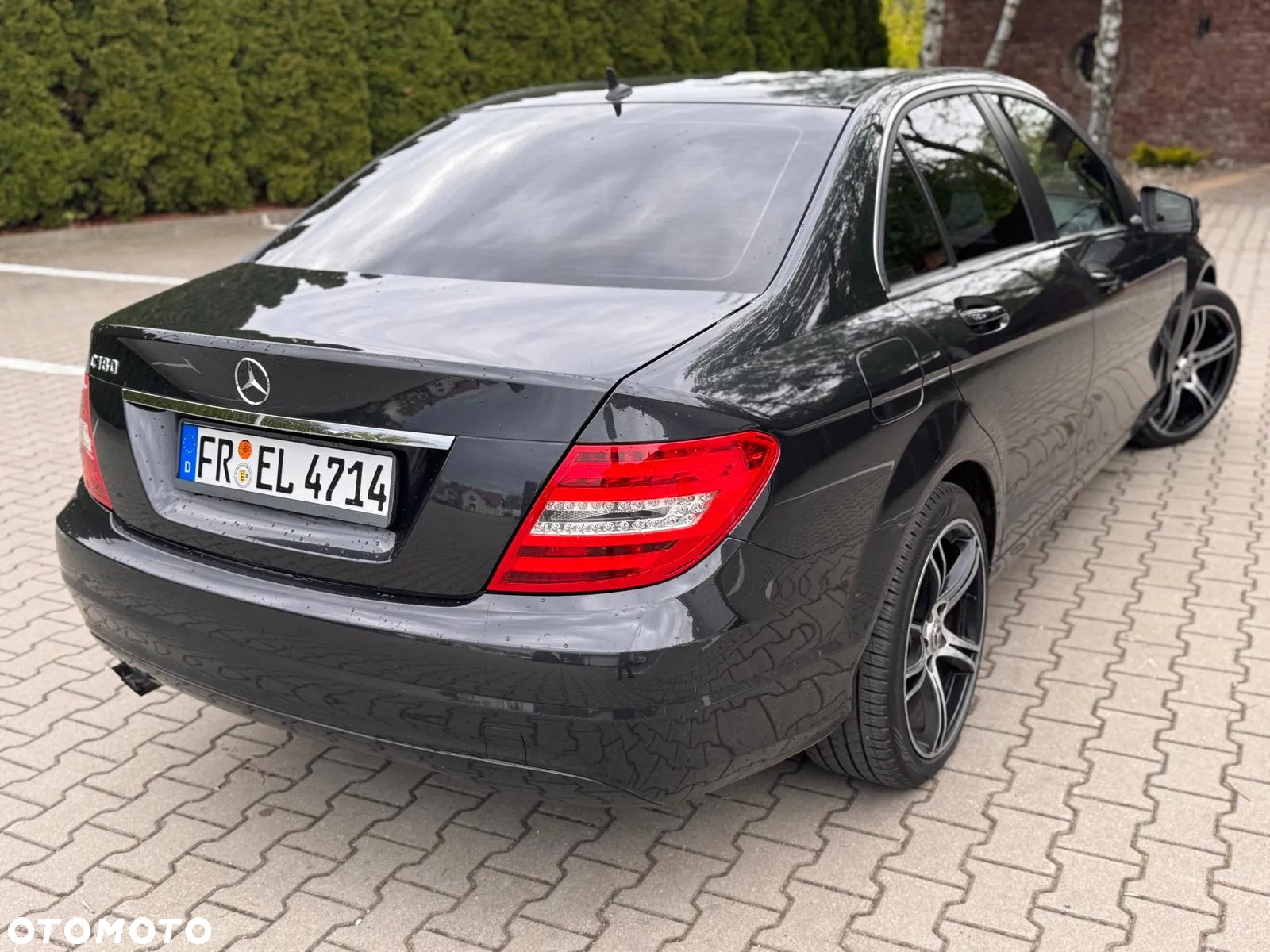 Mercedes-Benz Klasa C 180 CGI BlueEFFICIENCY - 24
