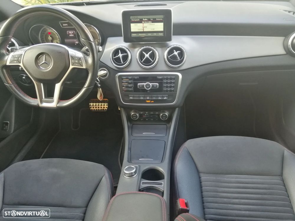 Mercedes-Benz GLA 220 d 4Matic 7G-DCT AMG Line - 14