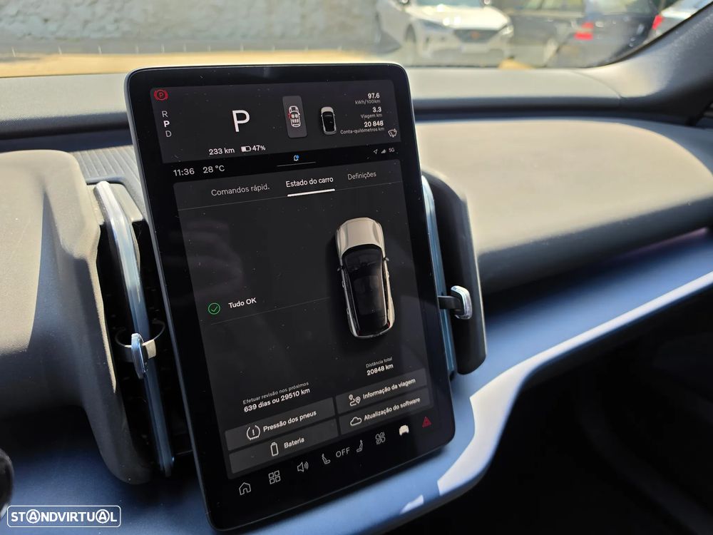 Volvo EX30 Single Motor Extended Range RWD Plus - 22