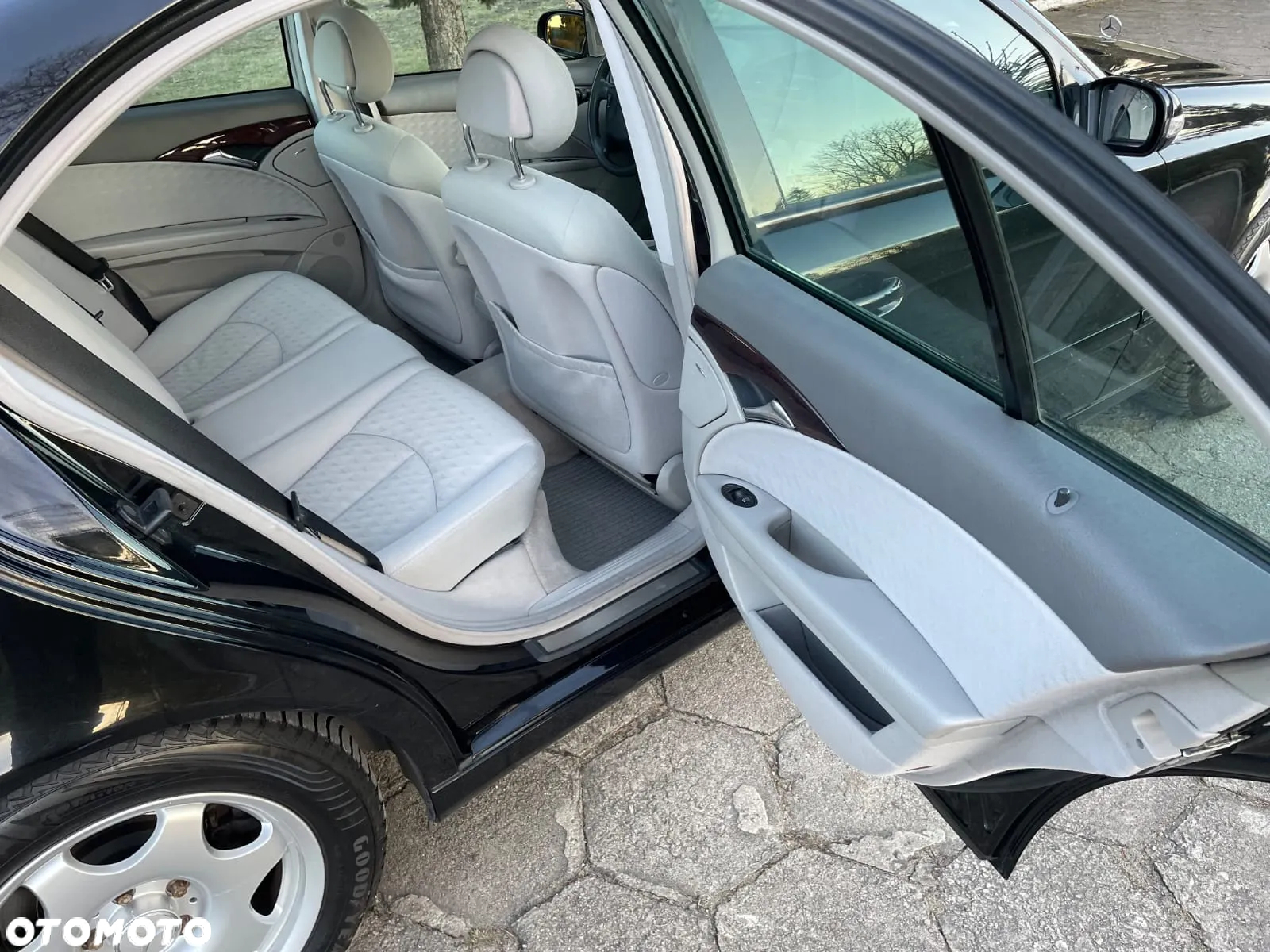 Mercedes-Benz Klasa E 220 CDI Automatik Classic - 19