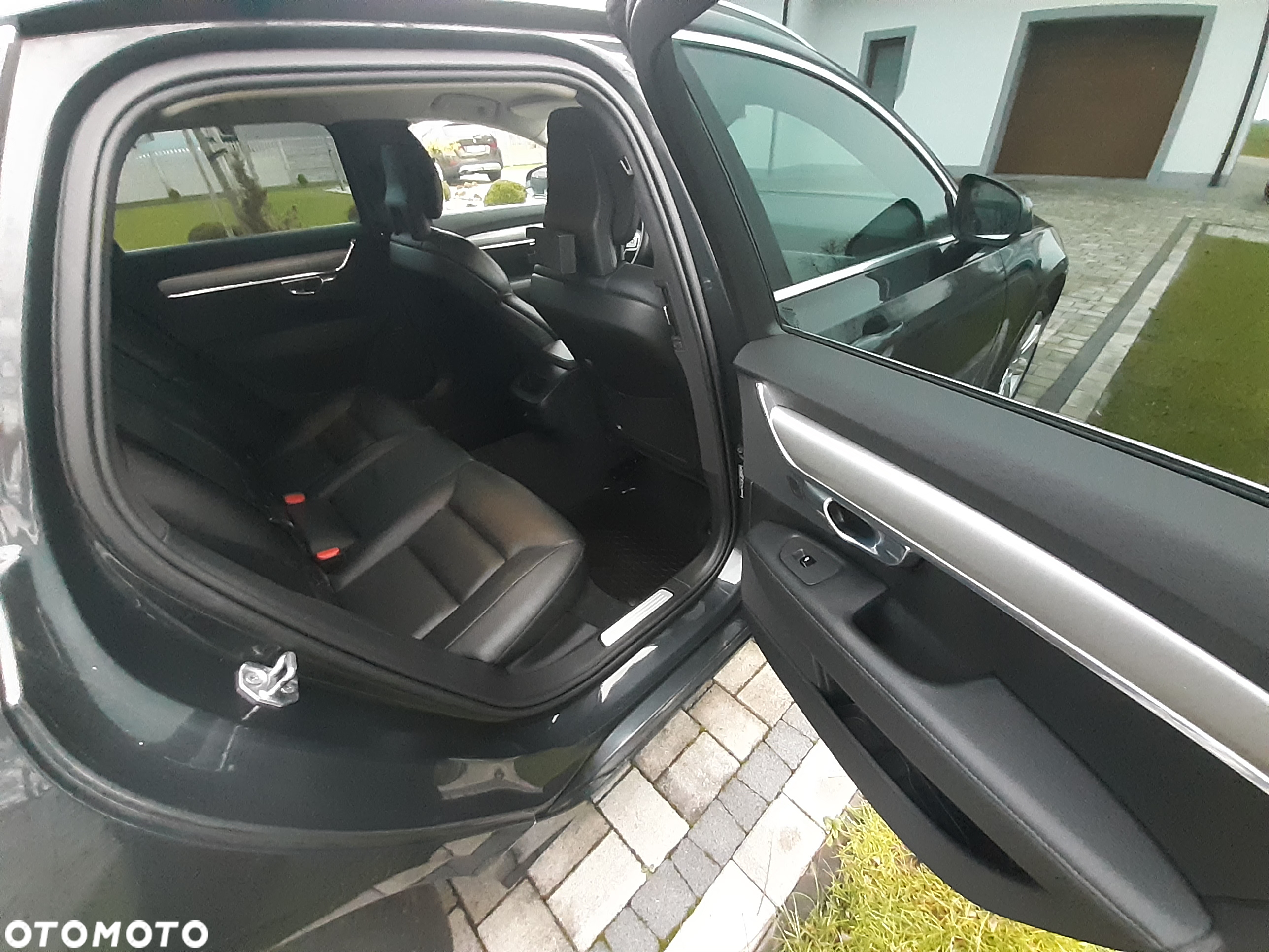 Volvo V90 D3 Momentum - 25