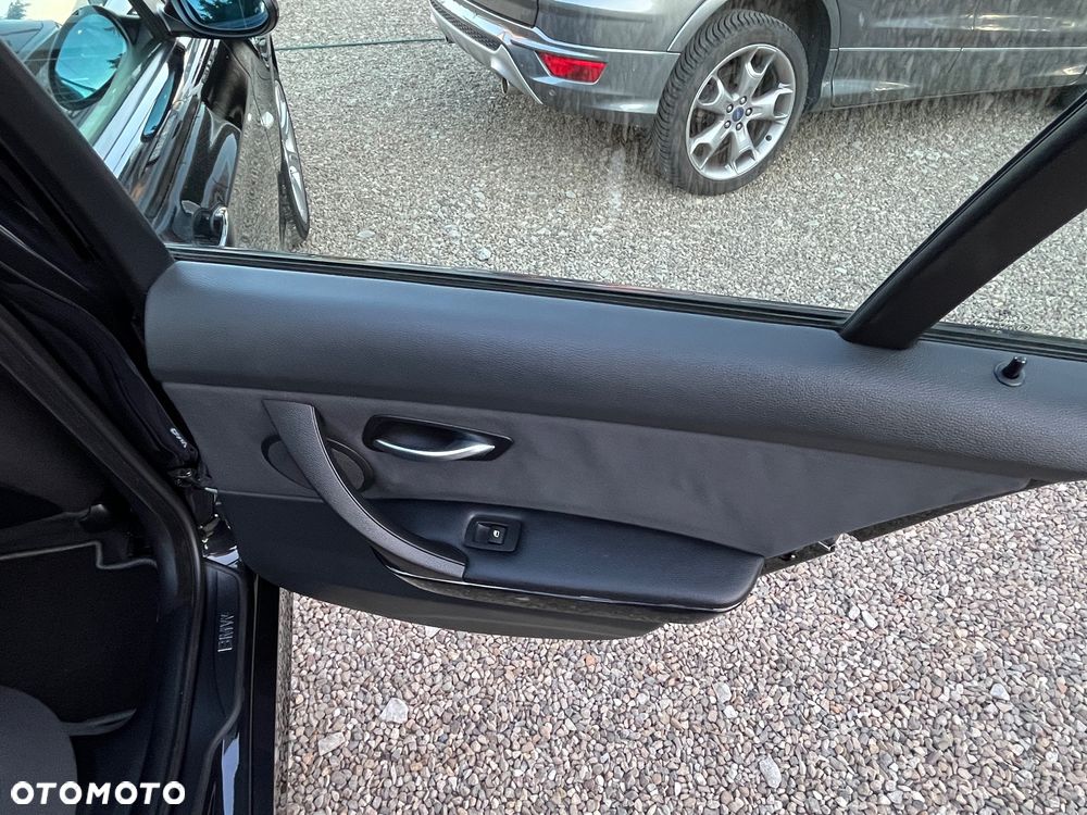 BMW Seria 3 - 38