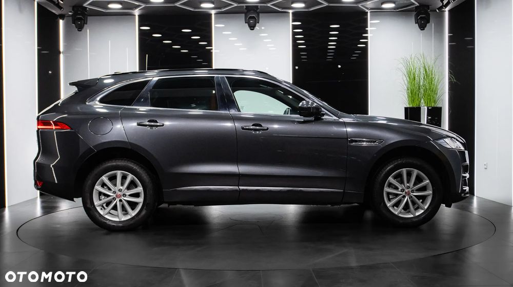 Jaguar F-Pace - 9