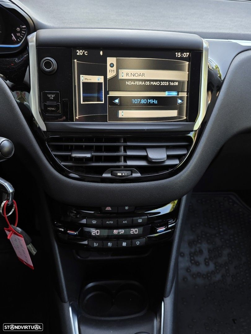 Peugeot 208 1.6 e-HDi Ice Velvet - 12