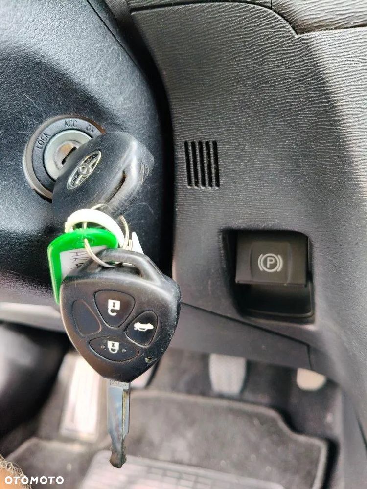 Toyota Avensis 1.8 Sol plus NAVI - 29