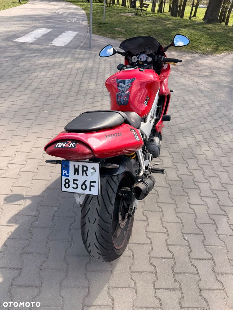 Honda VTR - 32