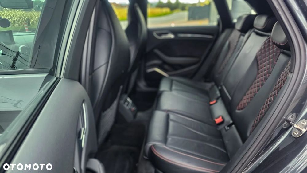 Audi RS3 Sportback Standard - 12