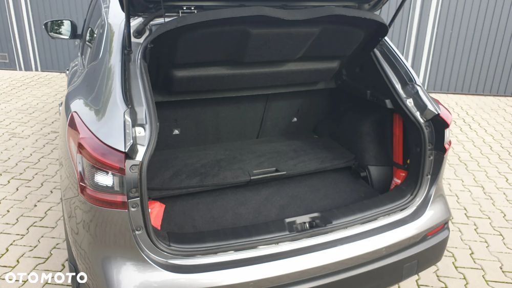 Nissan Qashqai 1.3 DIG-T N-Connecta EU6d - 12