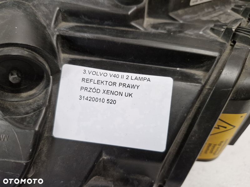 VOLVO V40 II 2 LAMPA REFLEKTOR PRAWY PRZÓD XENON UK 31420010 - 10