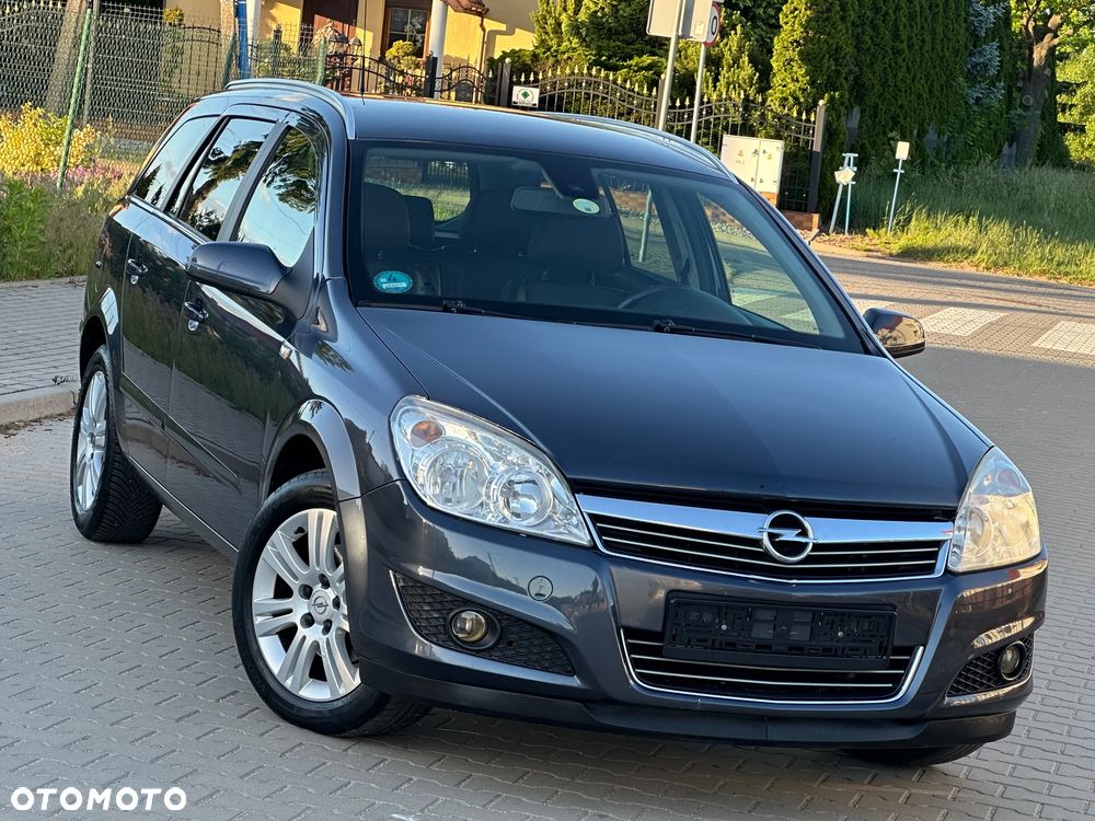 Opel Astra 1.6 Automatik Design Edition - 1