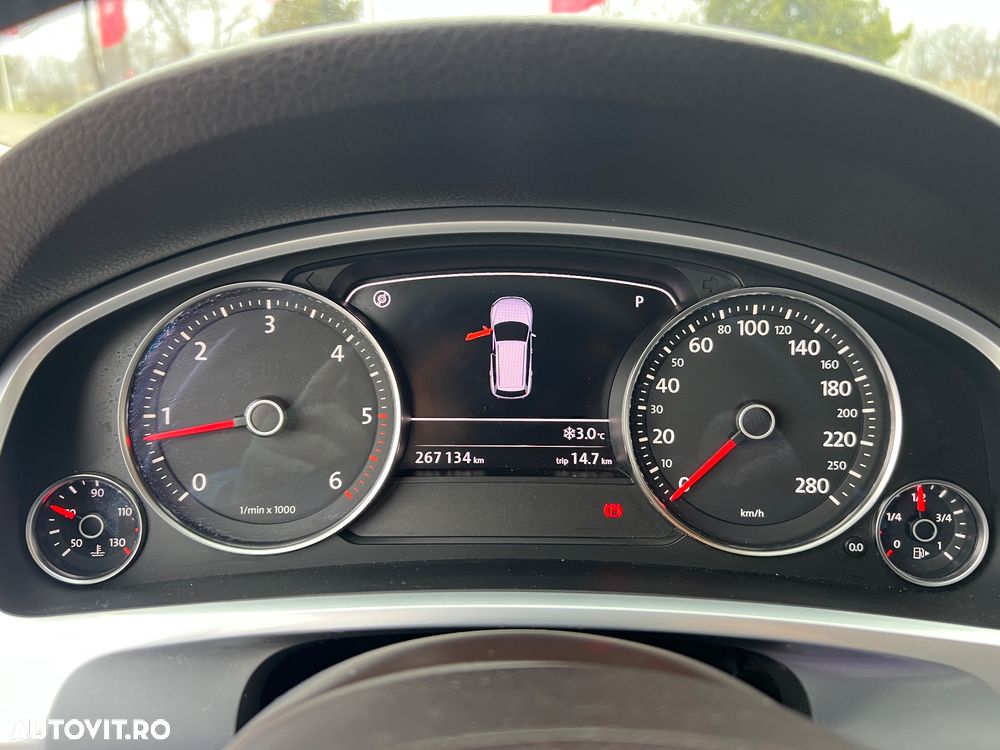 Volkswagen Touareg - 11