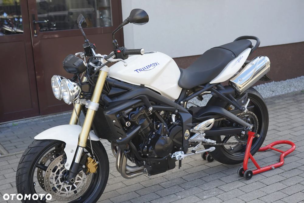 Triumph Street Triple - 20