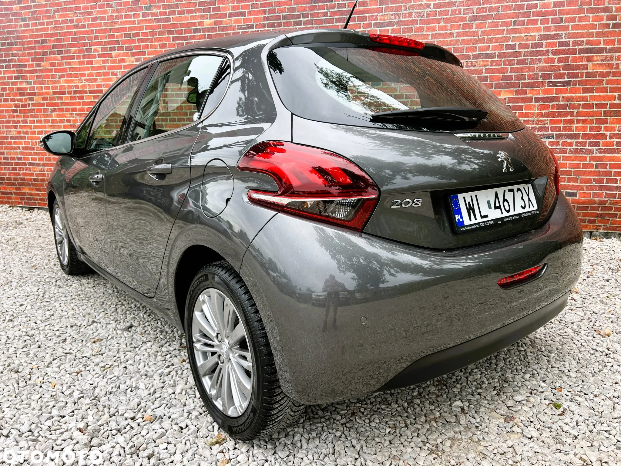Peugeot 208 - 5