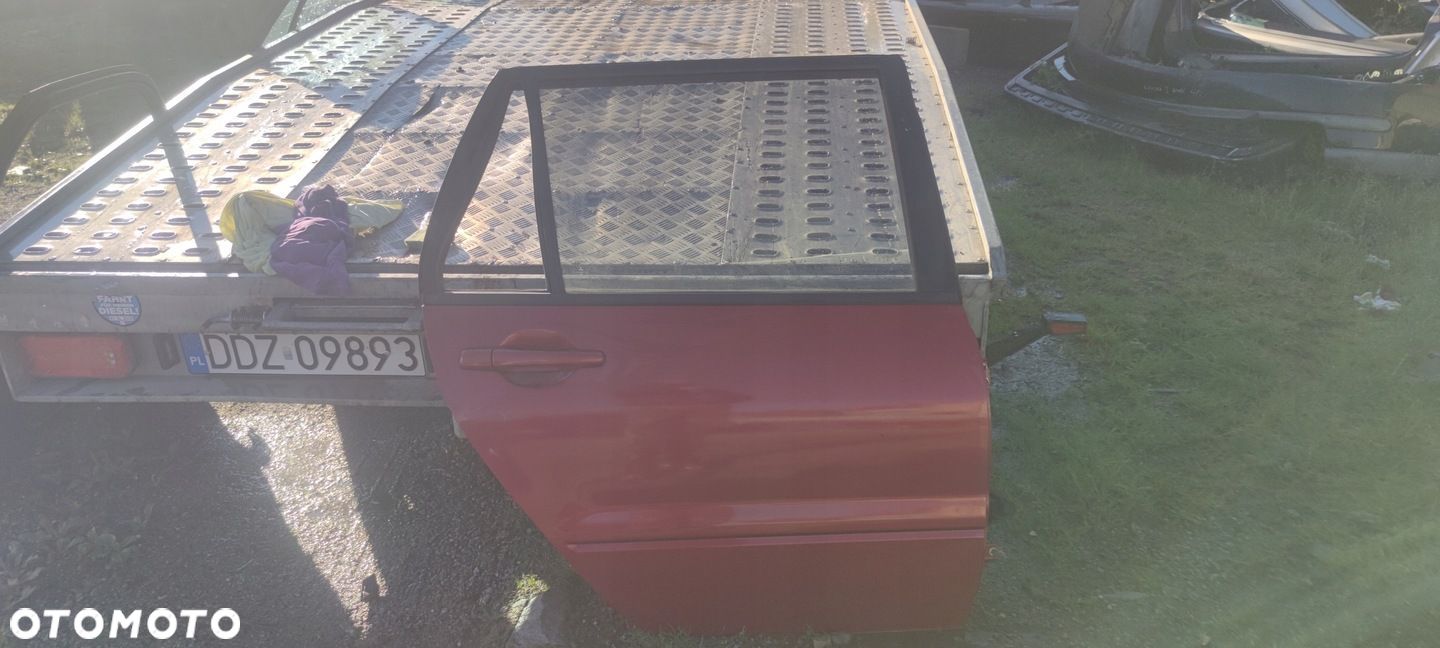 DRZWI PRAWY TYŁ LANCER VII 03-08 KOMBI KOLOR R20 - 1