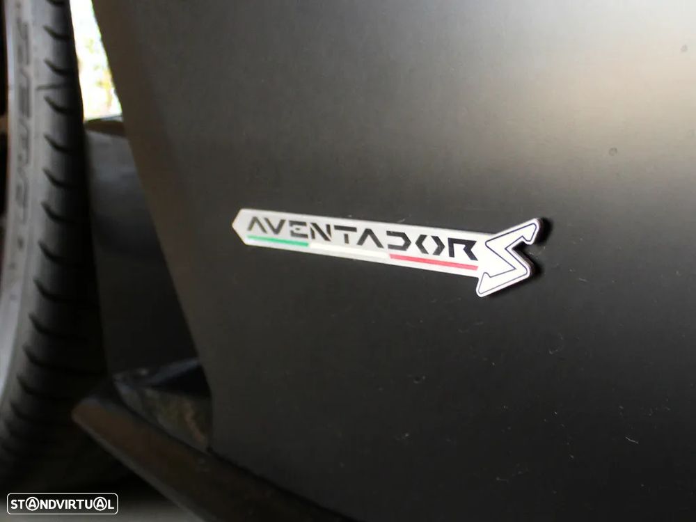Lamborghini Aventador S - 12