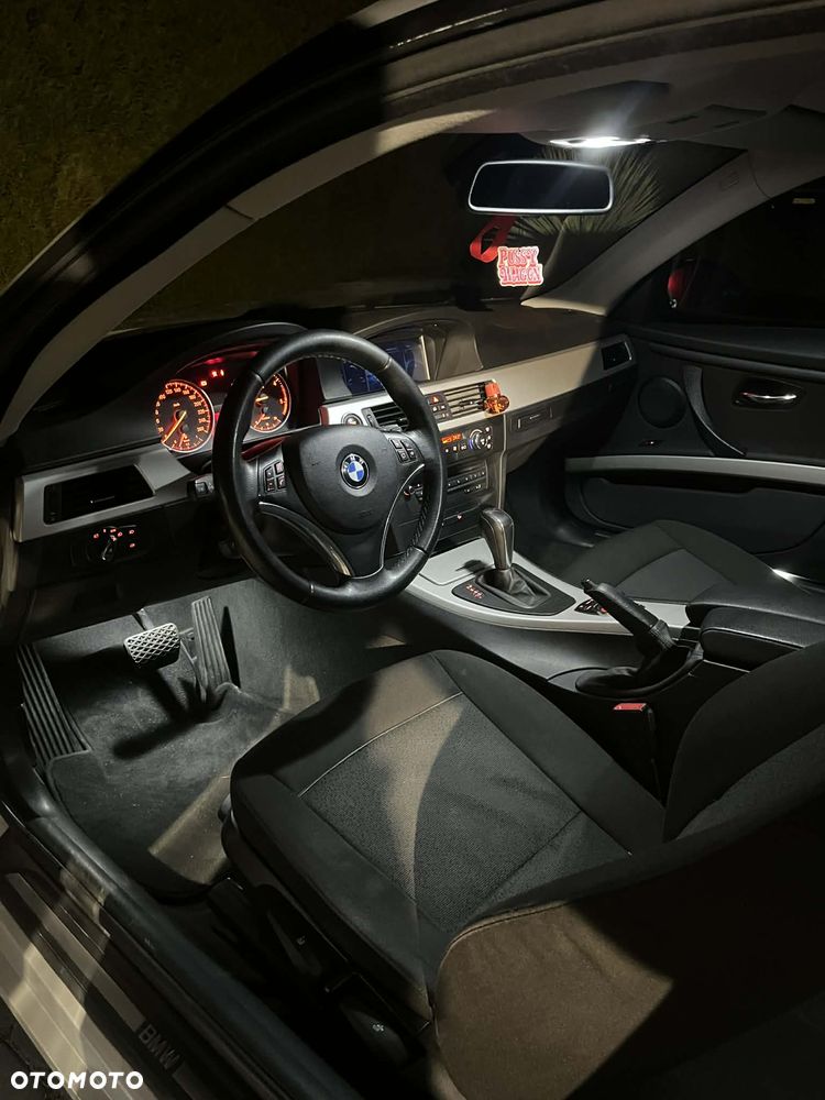 BMW Seria 3 320d xDrive - 10