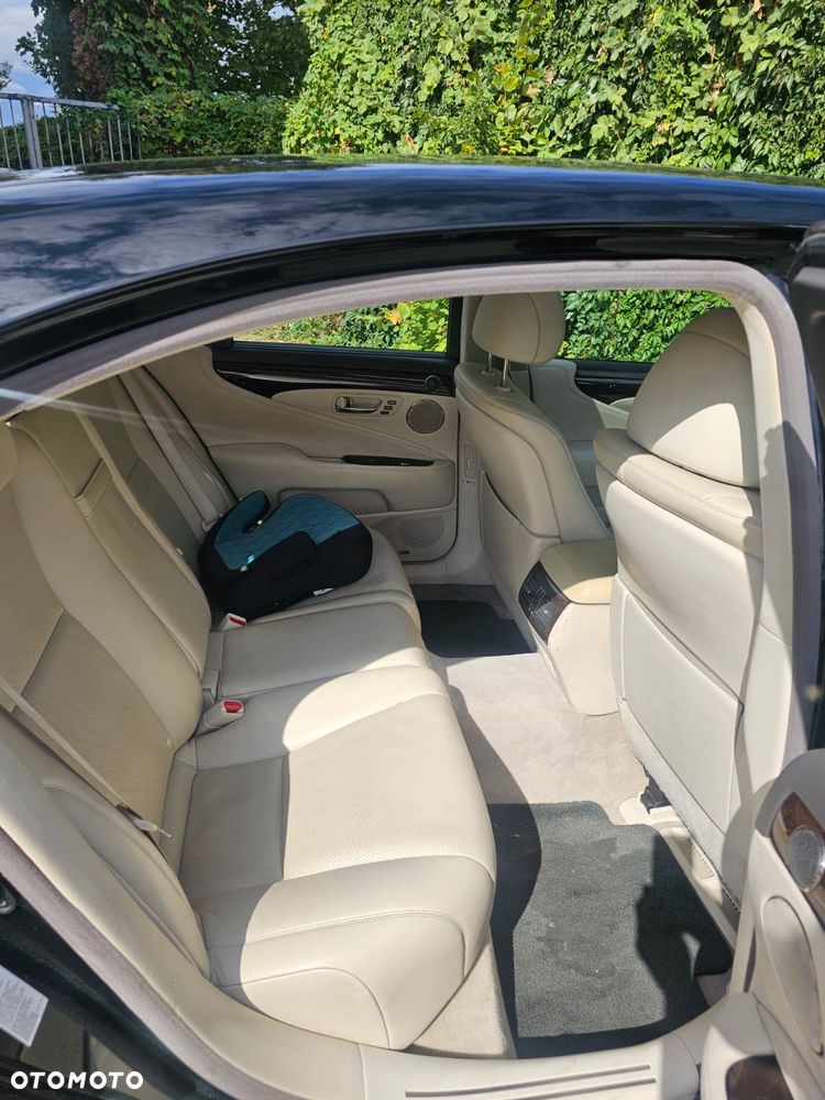 Lexus LS 460 Dynamic Line + Impression Line - 30