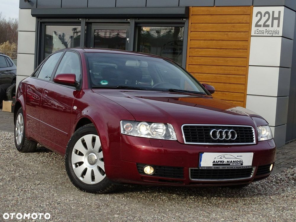 Audi A4 Limousine - 4