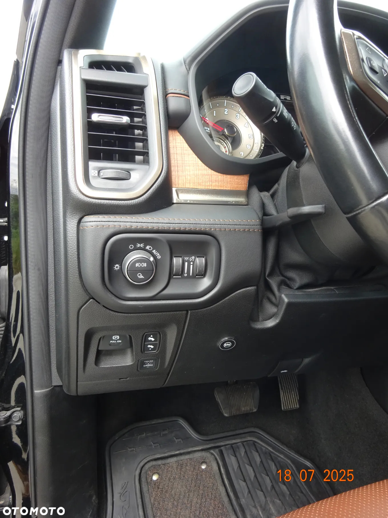 RAM 1500 5.7 eTorque Crew Cab Shortbed Longhorn Chrome - 17