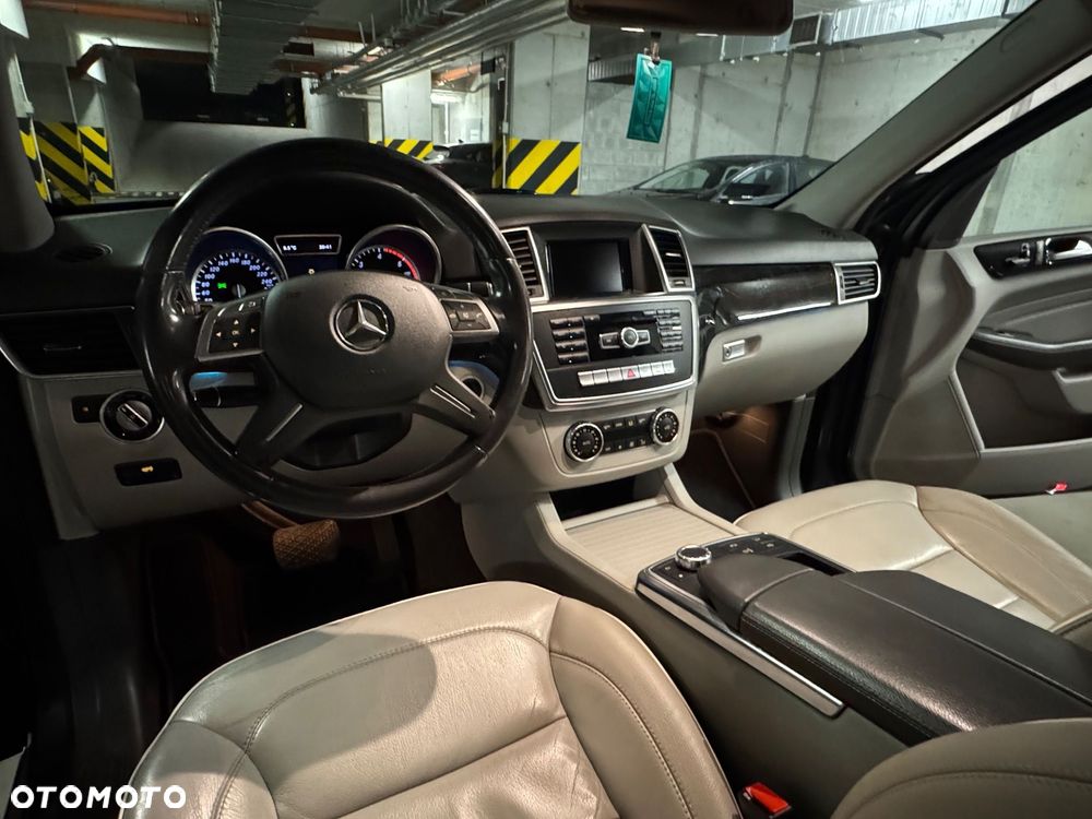 Mercedes-Benz ML - 12