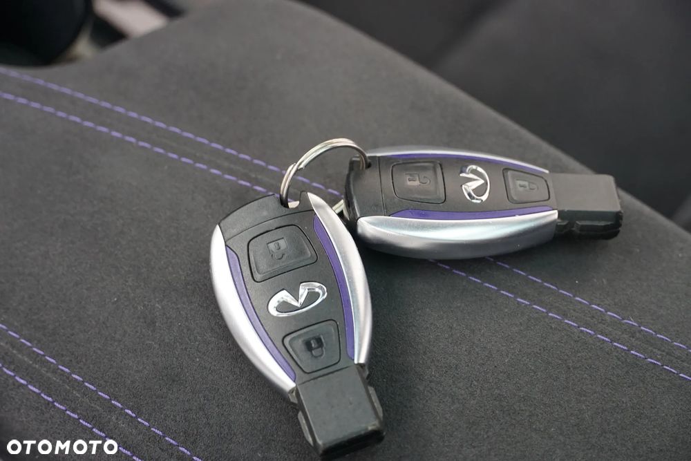 Infiniti Q30 2.0t DCT AWD Sport - 33