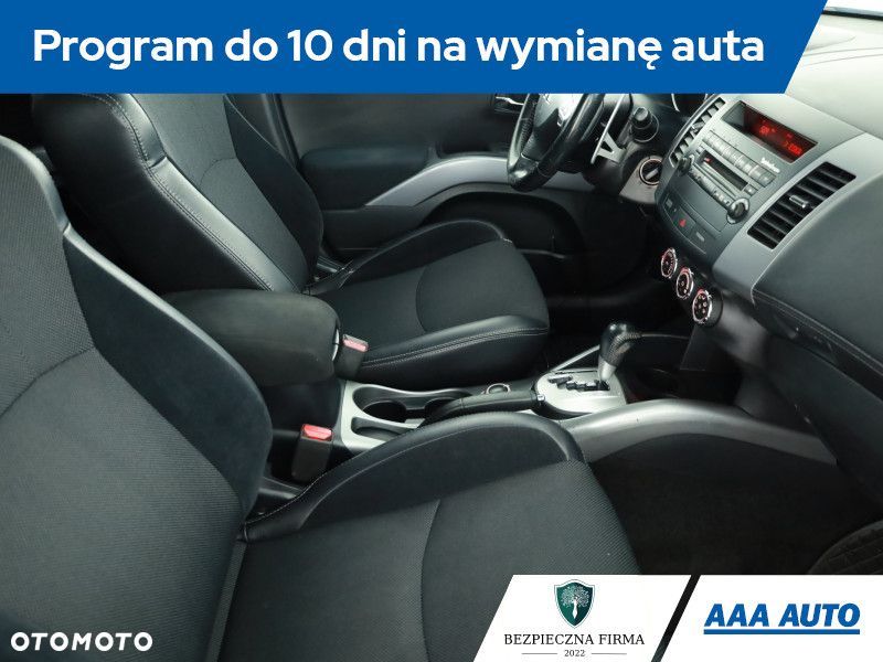 Mitsubishi Outlander - 19