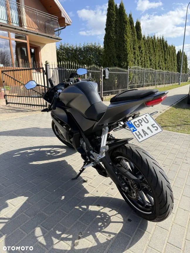 Yamaha YZF - 6