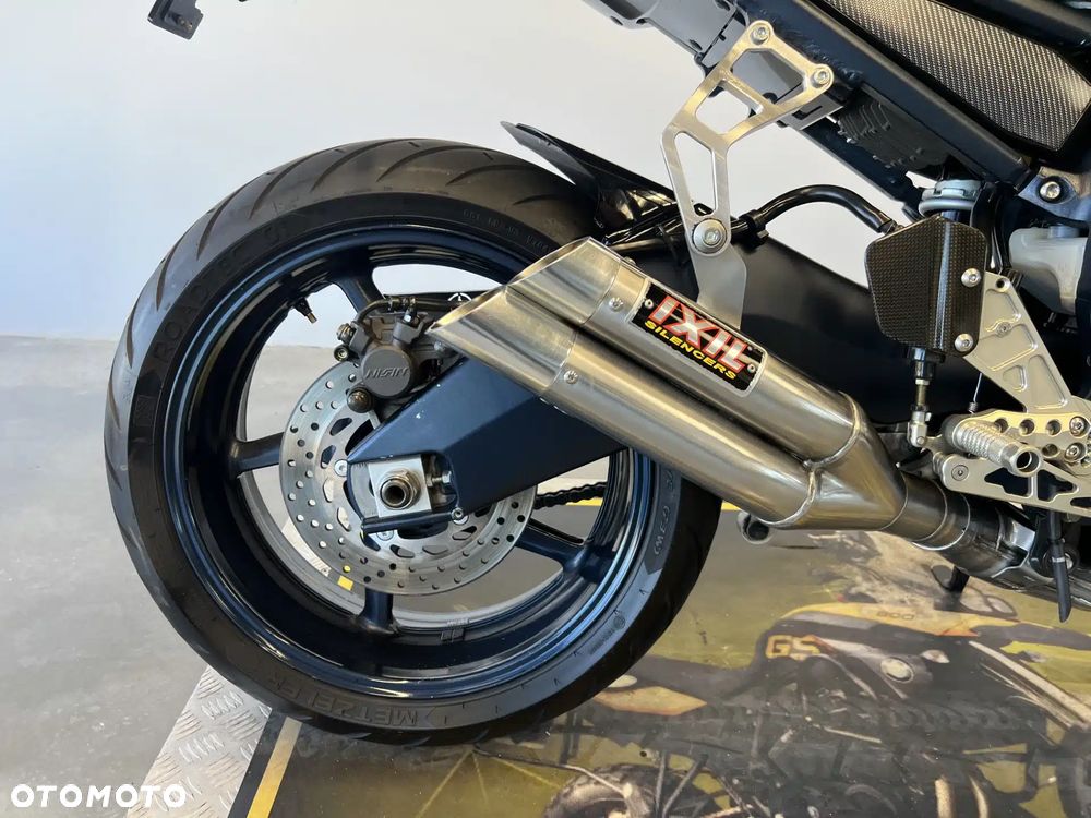 Yamaha FZ - 19