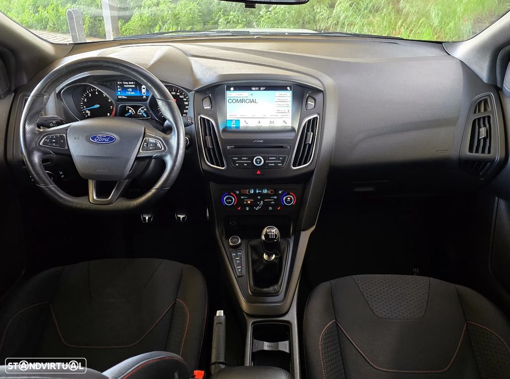 Ford Focus 1.0 EcoBoost S&S ST-LINE - 9