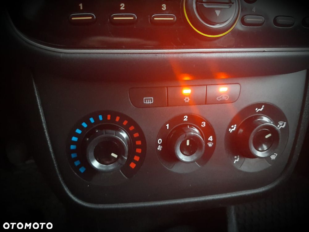 Fiat Punto Evo 1.4 8V Dynamic Euro5 - 15