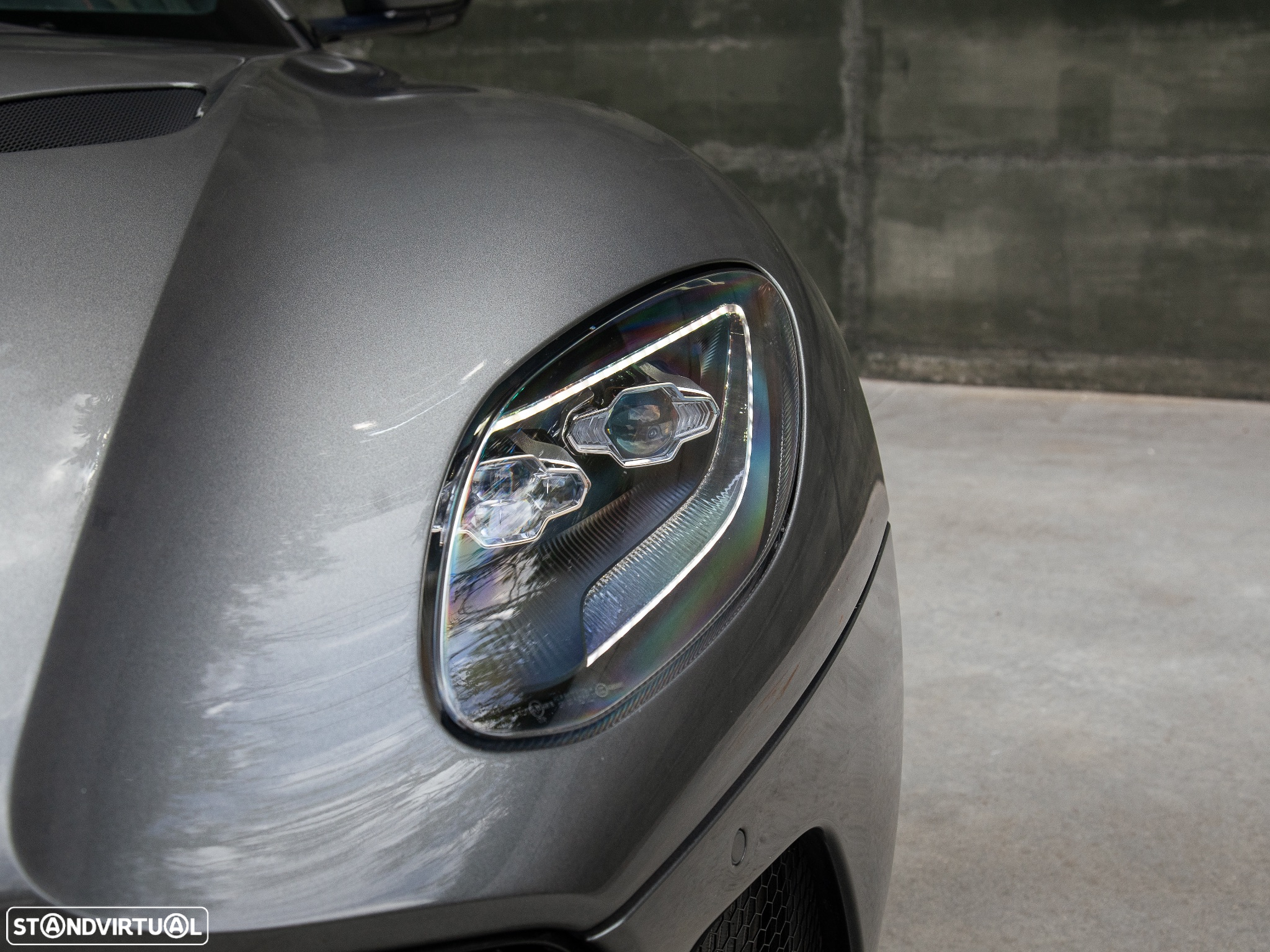 Aston Martin DBS Volante Superleggera - 8