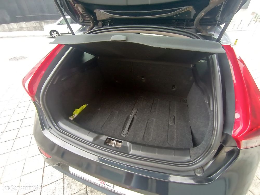 Volvo V40 1.6 D2 Momentum - 21
