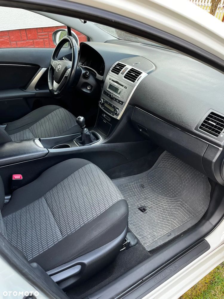 Toyota Avensis 2.0 D-4D Active - 13