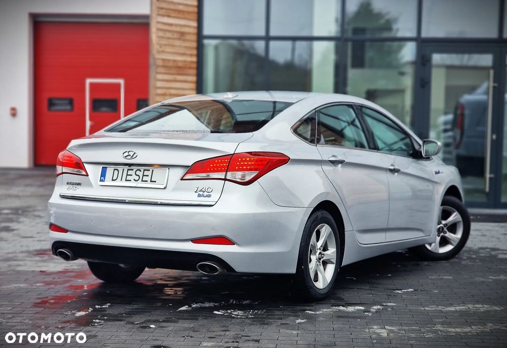 Hyundai i40 1.7 CRDi Comfort + - 18