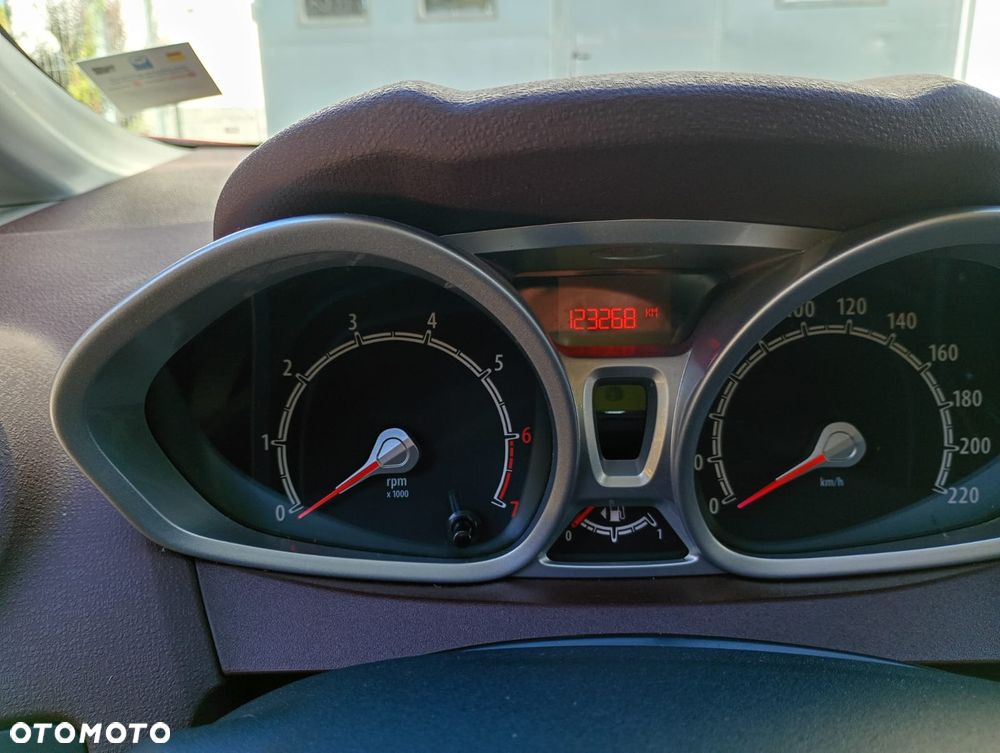 Ford Fiesta - 16