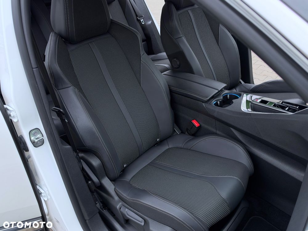 Peugeot 3008 BlueHDi 130 Stop & Start EAT8 GT - 32
