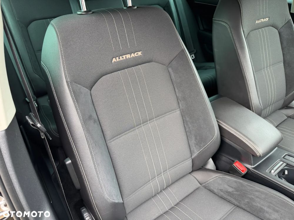 Volkswagen Passat Alltrack 2.0 TDI SCR 4Motion DSG - 32