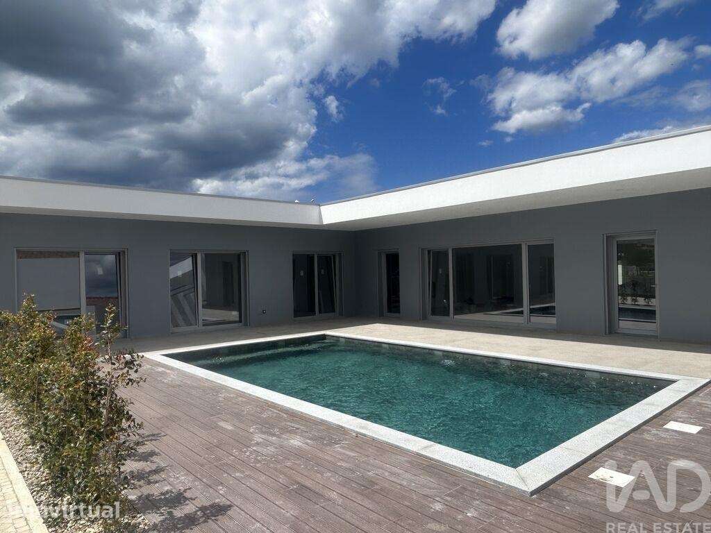 Casa / Villa T4 em Nadadouro de 230,00 m2 - Grande imagem: 4/20