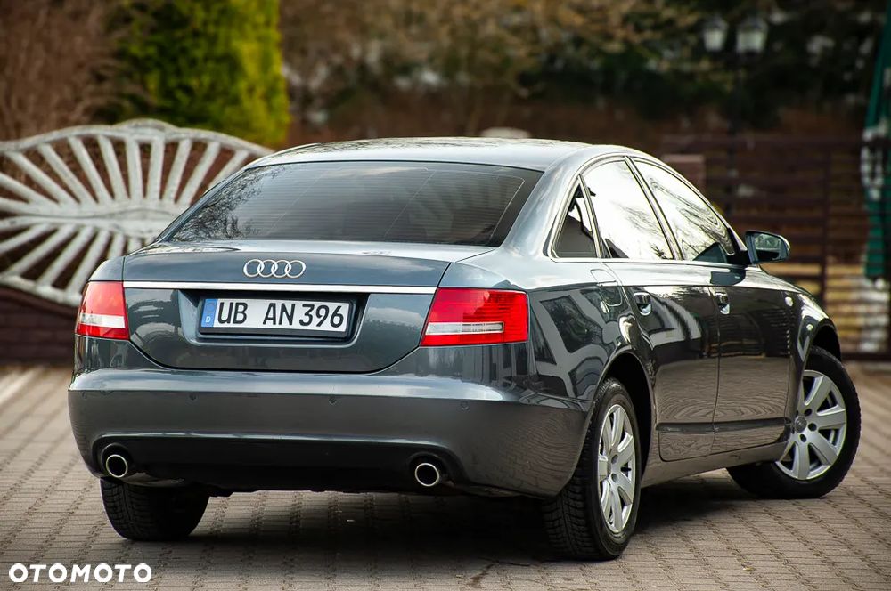 Audi A6 Limousine 2.4 - 18